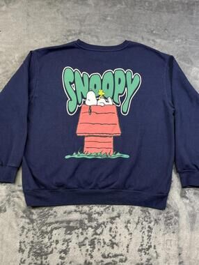 Vintage Style Snoopy Doghouse Graphic Sweatshirt